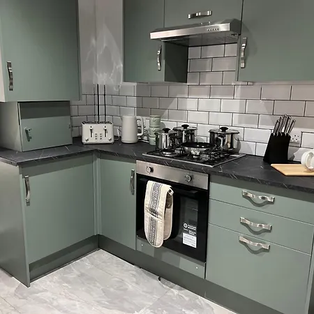 Spacious Home - Sleeps 5 Persons - Minutes Walk From Anfield Stadium Liverpool Exterior photo