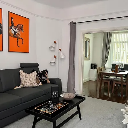Spacious Home - Sleeps 5 Persons - Minutes Walk From Anfield Stadium Liverpool Exterior photo
