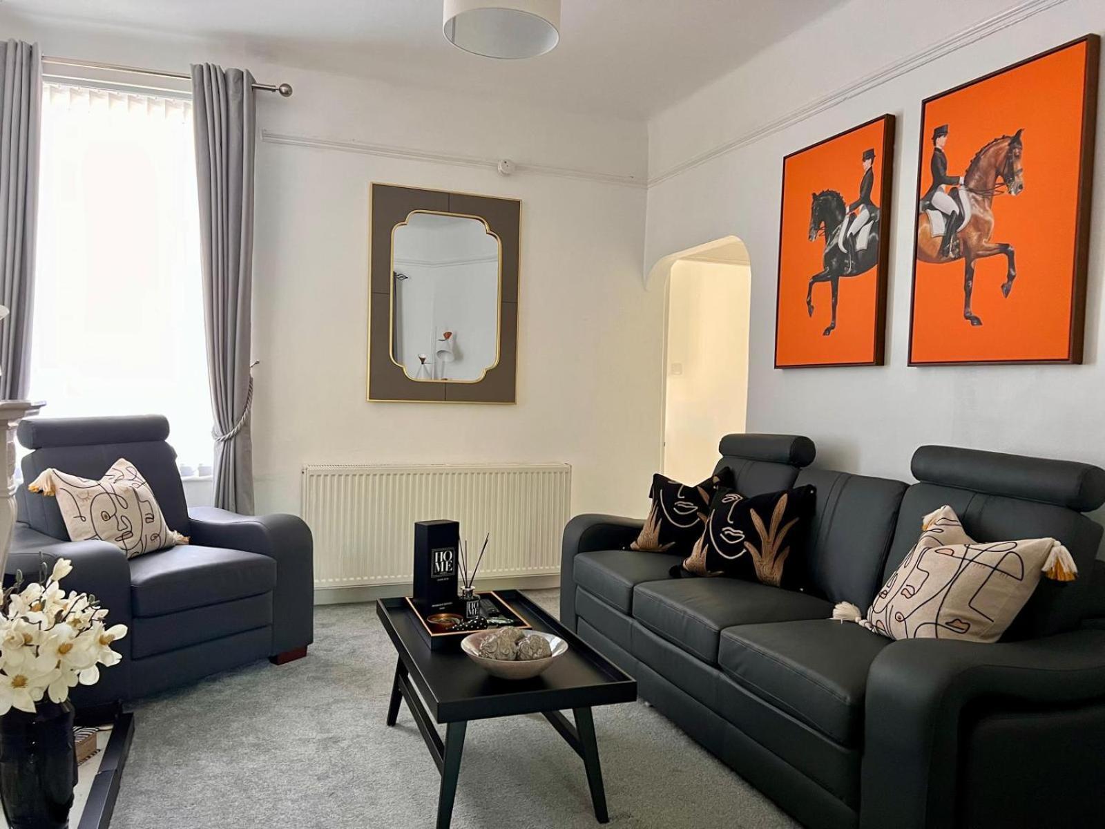 Spacious - Sleeps 5 Persons - Minutes Walk From Anfield Stadium Liverpool
