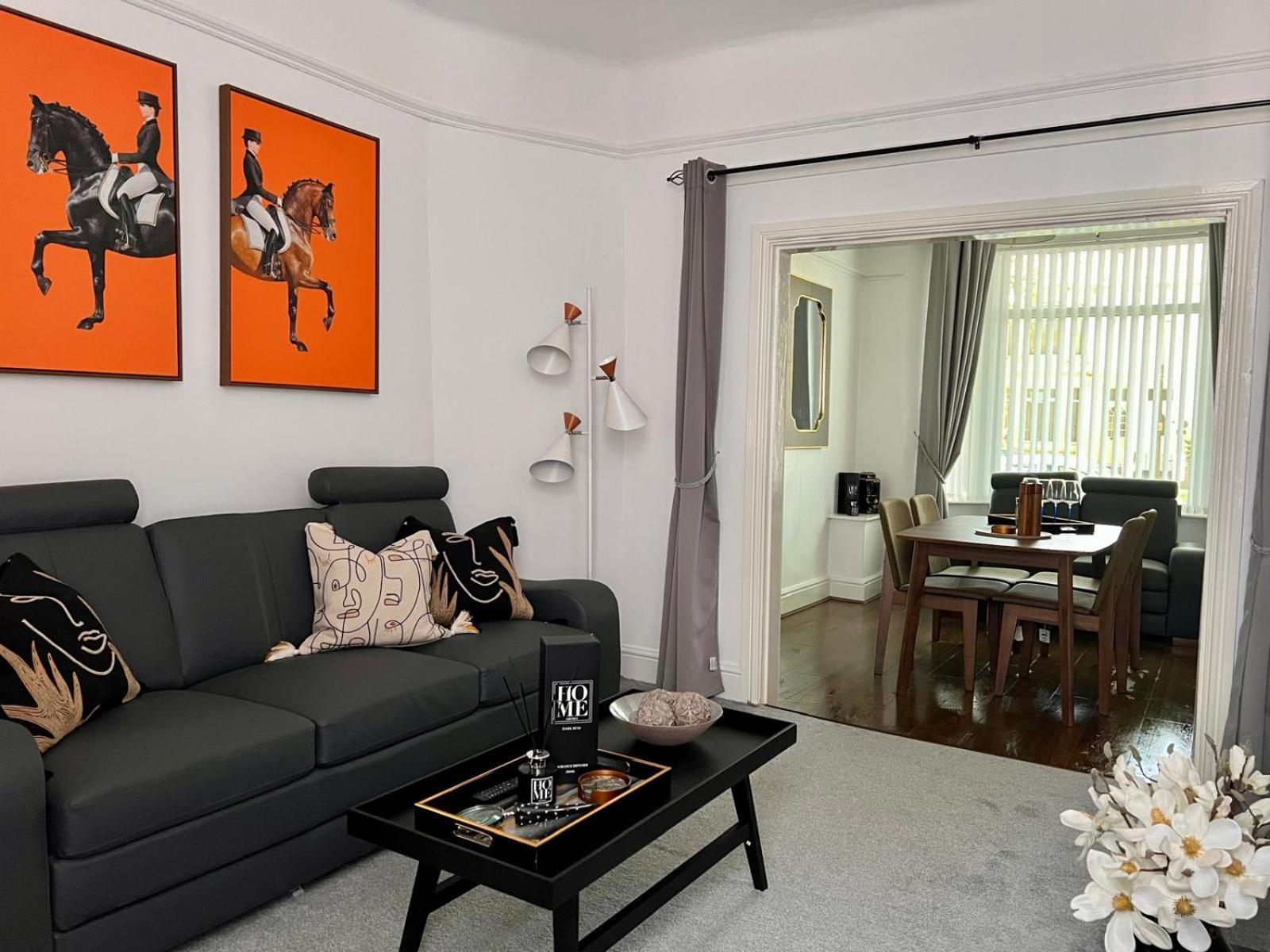 Spacious - Sleeps 5 Persons - Minutes Walk From Anfield Stadium