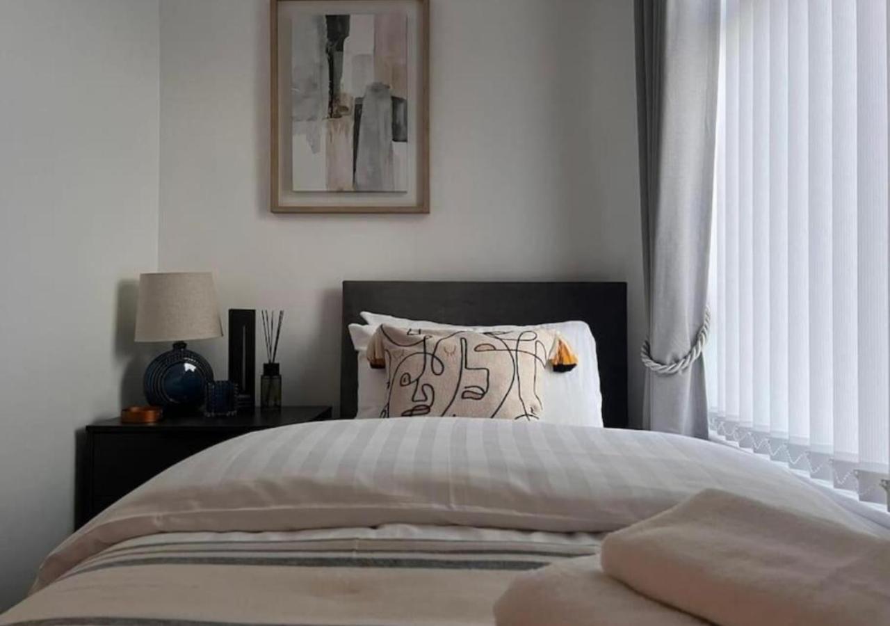 Spacious - Sleeps 5 Persons - Minutes Walk From Anfield Stadium Liverpool
